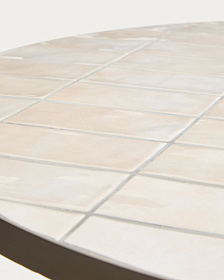 Уличный стол Tella из оцинкованной стали бежевого цвета с бежевой плиткой, диаметр 120 см