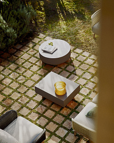 Уличный столик Garbet из коричневого бетона, диаметр 80 см