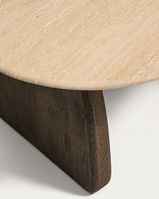 Приставной столик Pirita из бежевого травертина с ножками из дуба с темной отделкой, 71 x 70 см