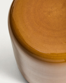 Уличный приставной столик Mesquida из керамики с горчичной глазурью 35 см