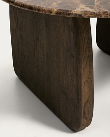 Приставной столик Pirita из коричневого мрамора с ножками из дуба с темной отделкой, 71 x 70 см