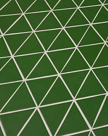 Уличный стол Maurina из оцинкованной стали зелёного цвета с зелёной керамическо плиткой 223 x 101 см