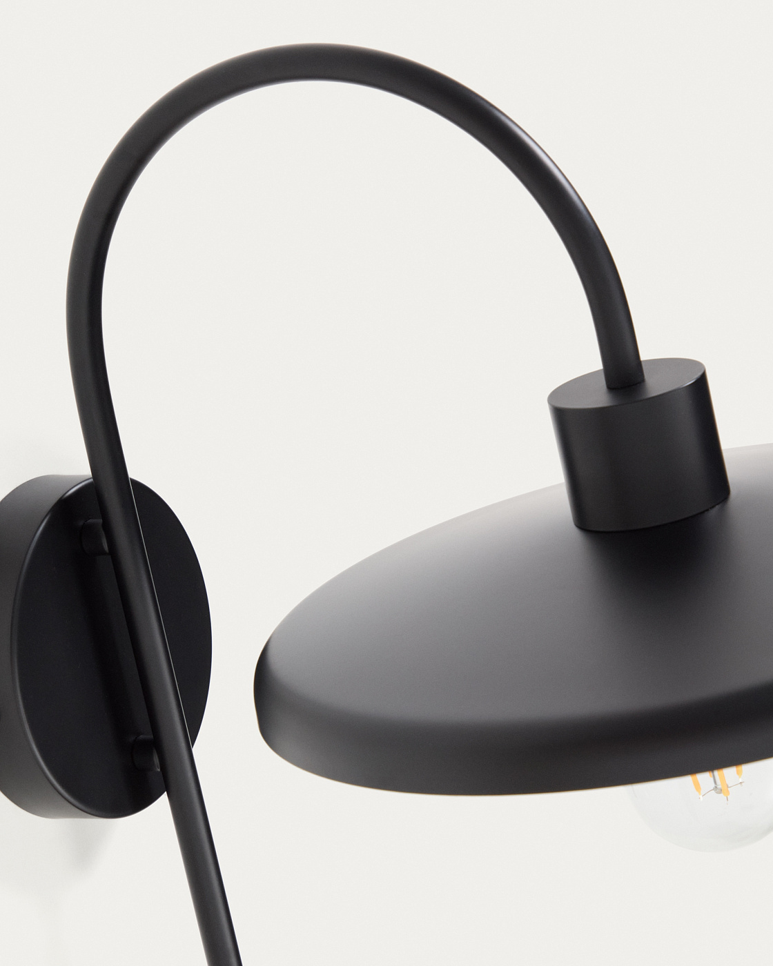 Настенный светильник Nuvira из черного металла