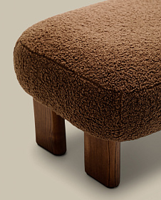Пуф Cabana Taupe Boucle с ножками в отделке орех 65x55,4 