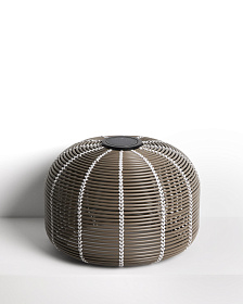 Уличный светильник Garoina солнечных батареях из искусственного ротанга цвета таупе 50 см