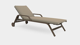 Раскладной шезлонг на колесиках Stack