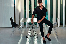 Стол квадратный Faz со стальными ножками