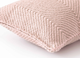 Подушка декоративная Nomad Inuit розовая