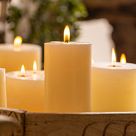 Круглая свеча Grasle кремового цвета 900 г