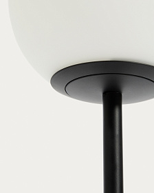 Настольная лампа Brisia из черного металла с матовым стеклянным шаром Ø15