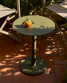 Уличный столик Asinara из зеленого алюминия, диаметр 40 см