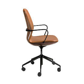 Офисный поворотный стул 4219 из экокожи коричневого цвета