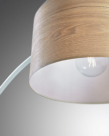 Торшер Juhe с отделкой из ясеня с белым металлом и мрамором