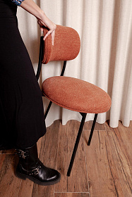 Коричневый стул Karol