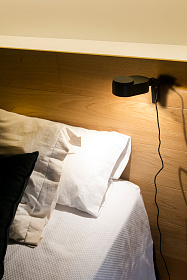 Настенный светильник черный Invitig