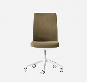 Офисный стул Esitt с синхронизатором и сетчатой спинкой белое основание