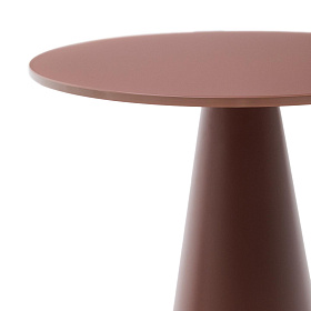 Приставной столик Wilshire из стали с закаленным стеклом с матовой терракотовой отделкой Ø35 см