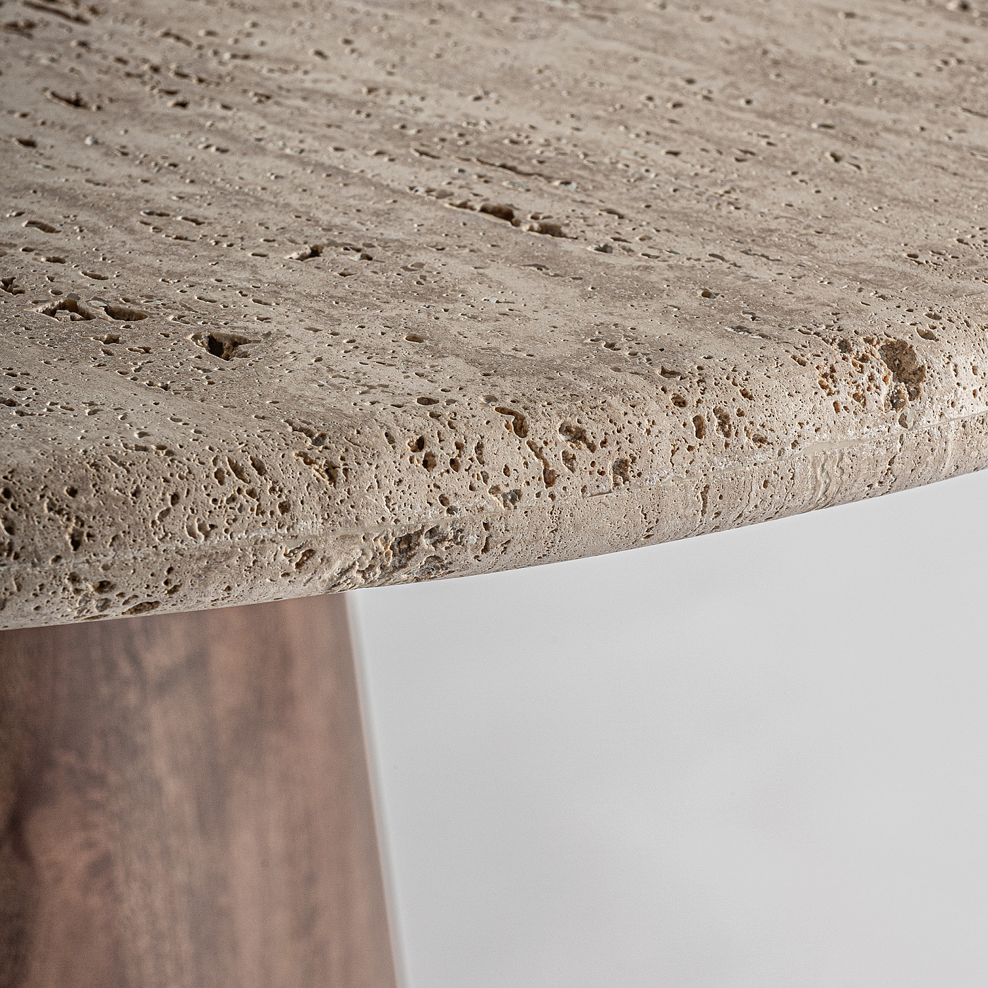 Обеденный стол Varzi из травертина