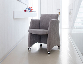 Кресло Tomy на колесиках