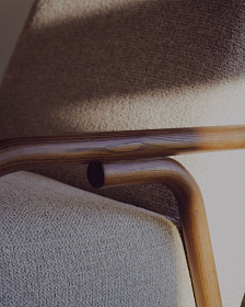 Кресло Sylo из бежевого шенилла и ясеня с отделкой цвета орех