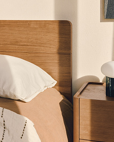 Кровать Arelida из дуба со светло-коричневой отделкой, для матраса 180 x 200 см