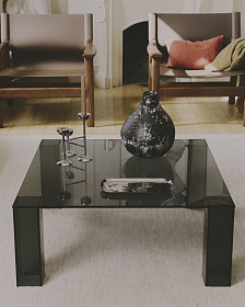 Журнальный столик Adularia из стекла темно-серого цвета 85 x 85