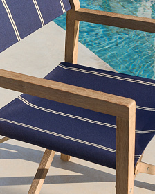 Уличный складной стул Vilara в сине-бежевую полоску из акации
