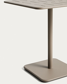 Уличный стол Brai из оцинкованной стали бежевого цвета, 70 x 70 см