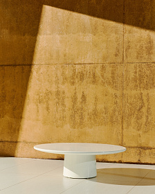 Журнальный столик Albanella из цемента с глянцевой белой отделкой Ø110 см