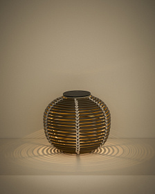 Настольная лампа Garoina на солнечных батареях из искусственного ротанга, 25 см