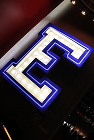 Напольный светильник LETTER E GRAPHIC