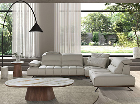 Угловой диван с правым шезлонгом 6244 из светло-серой кожи