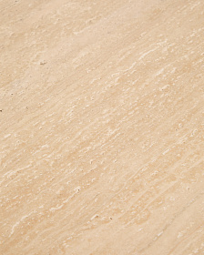 Приставной столик Pirita из бежевого травертина с ножками из дуба с темной отделкой, 71 x 70 см