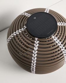 Настольная лампа Garoina на солнечных батареях из искусственного ротанга, 25 см