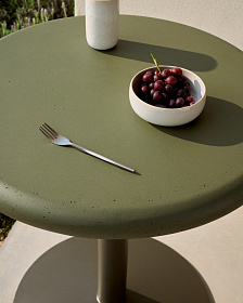 Уличный стол Esilda зеленый из цемента и стали со столешницей Ø70 см