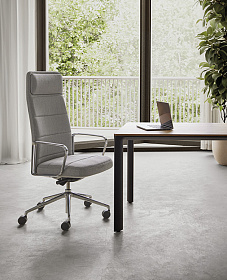 Кресло высокое Zenpro c 5-спицевой поворотной алюминиевой основой на роликах+газлифт+ синхромеханизм