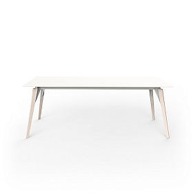 Прямоугольный стол Faz на деревянных ножках