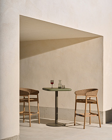 Уличный стол Esilda зеленый из цемента и стали 70х70 см 