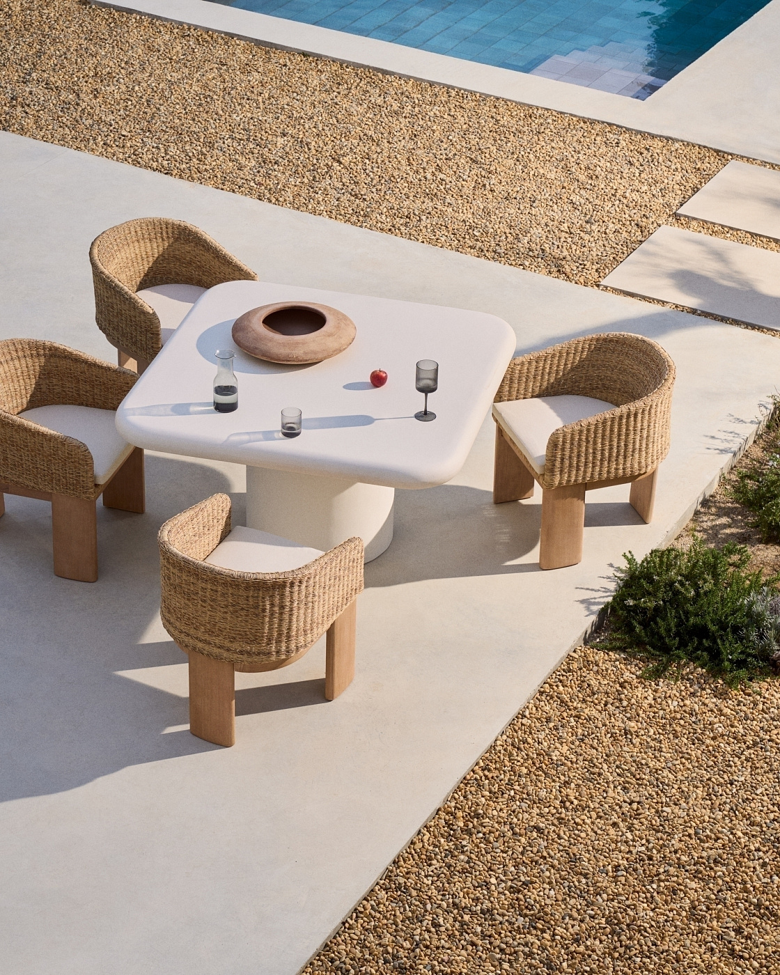 Уличный стол Addaia цемент, белый 135 x 135 см