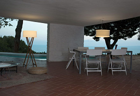 Уличный торшер Cala P140 IP65 коричневый / дерево ироко