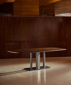 Стол Melvar из 100% орехового шпона с основанием из стали 180 x 100