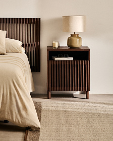 Прикроватная тумбочка Beyla из ясеня с отделкой под орех