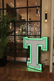 Напольный светильник LETTER Т GRAPHIC