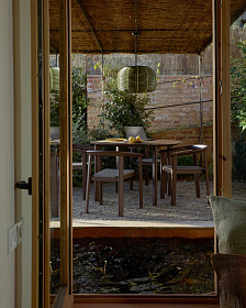 Уличный стол Erice из алюминия и закаленного стекла коричневого цвета, 120 см