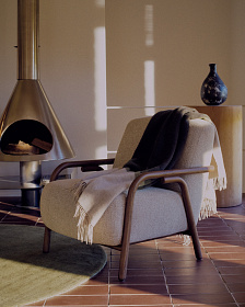 Кресло Sylo из бежевого шенилла и ясеня с отделкой цвета орех