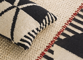 Подушка Rustic Chic Geo. черно-белая 70x40