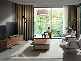 Угловой стол 2107/AC2102CT-045 треугольный из закаленного стекла и орехового дерева