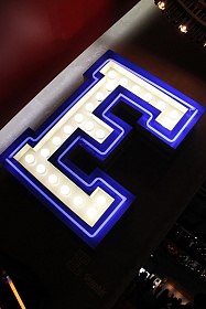 Напольный светильник LETTER E GRAPHIC