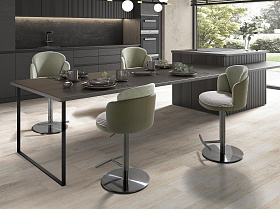 Поворотный барный стул 4233 из бело-зеленой ткани и оливковой экокожи