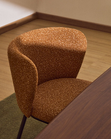 Стул Ciselia из терракотового шенилла с ножками из черной стали